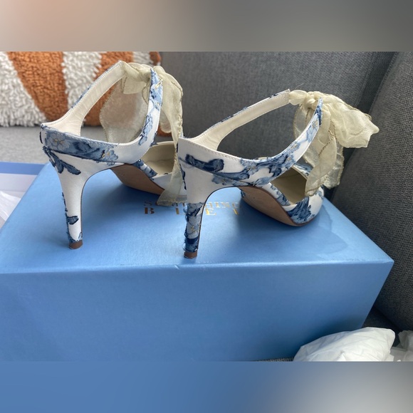 Anthropologie Something Bleu Heels - Picture 2 of 7